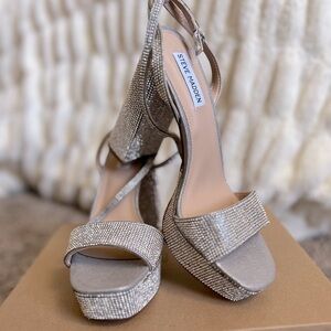 NWT Steve Madden rhinestone platform heels